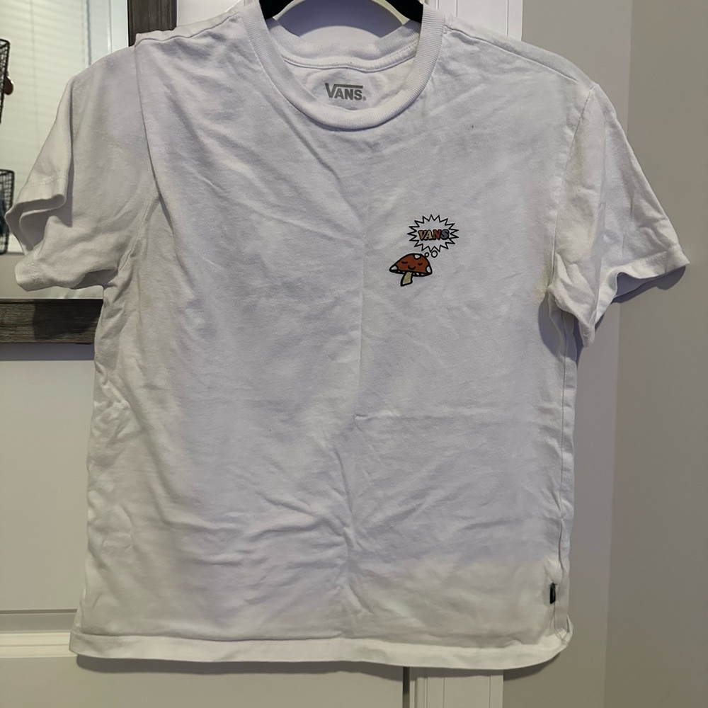 White, Vans graphic shirt